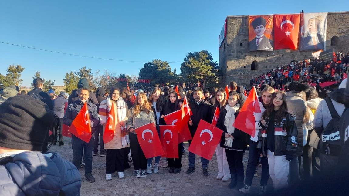 Erzurum'un kahmanlık  gününde  tabyalardayız. 