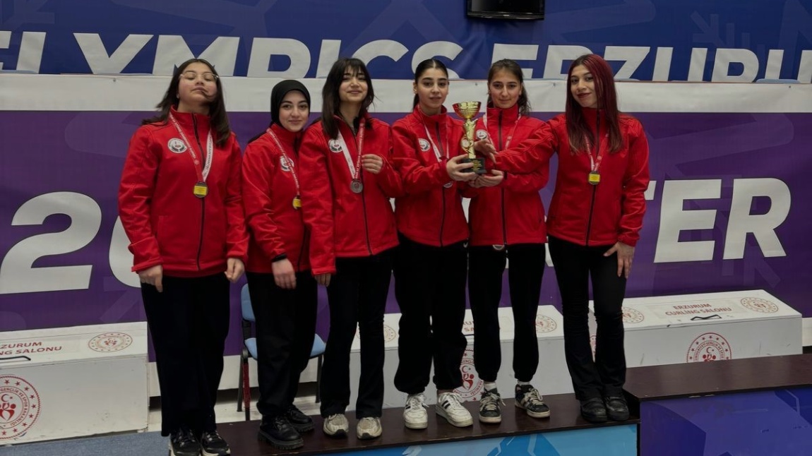 Nenehatun Kız Anadolu Lisesi Türkiye Finaline Yükseldi