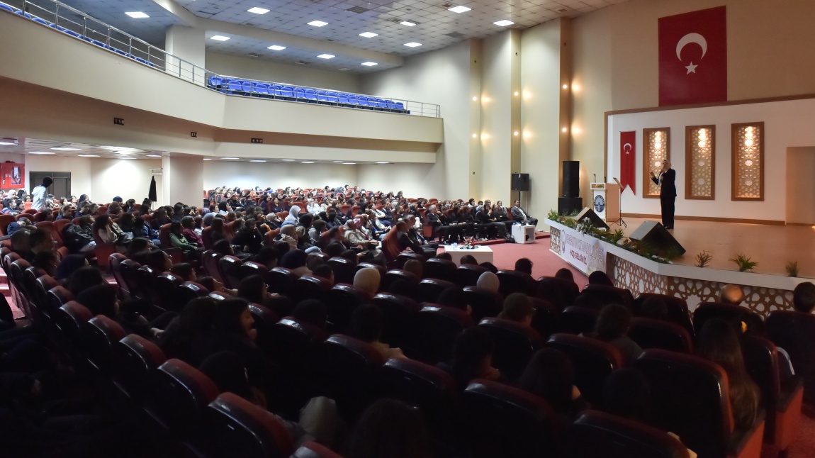 Hikayeleriyle  Şiirlerimiz
